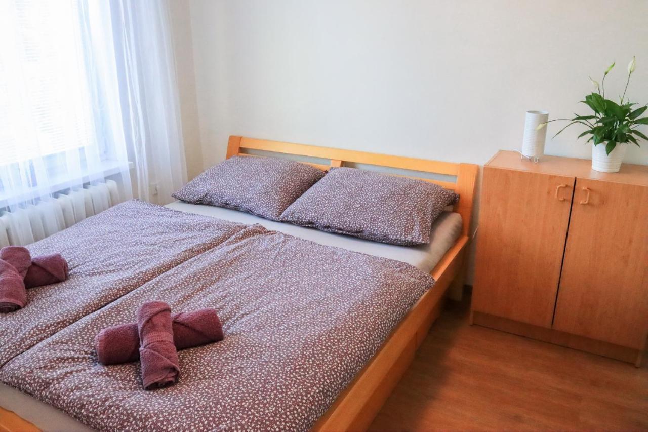 Pohodlny Apartman S Ptaci Zahradou Uherske Hradiste Bagian luar foto
